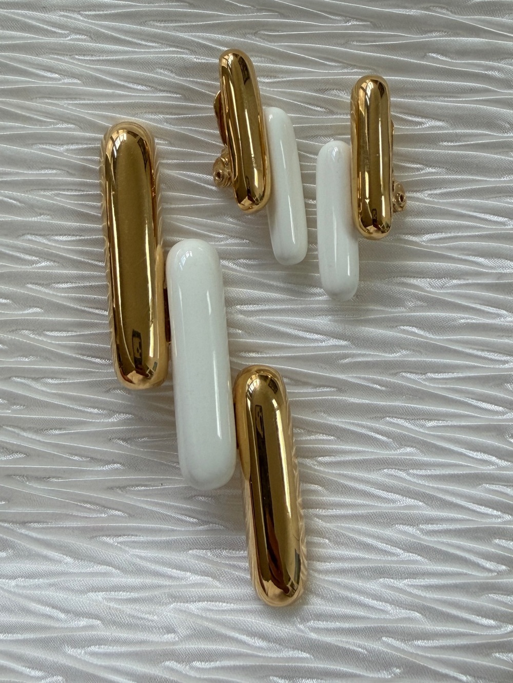 MONET Vintage Signed Matching Set Brooch Clip On Earrings Modernist Minimalism